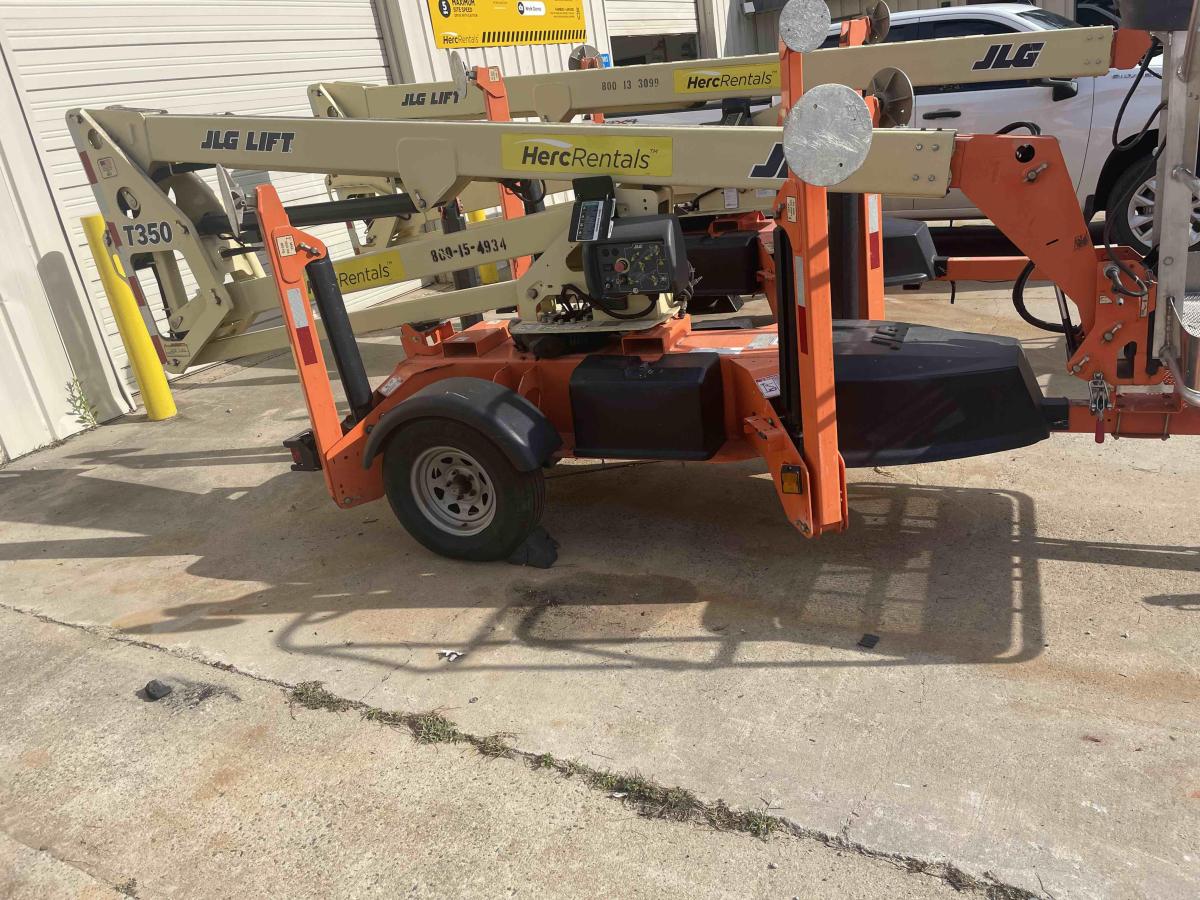2017 JLG T350-2