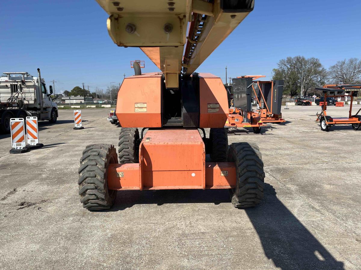 2017 JLG 660SJ