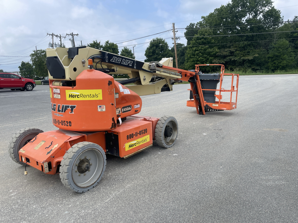 2016 JLG E450AJ-5