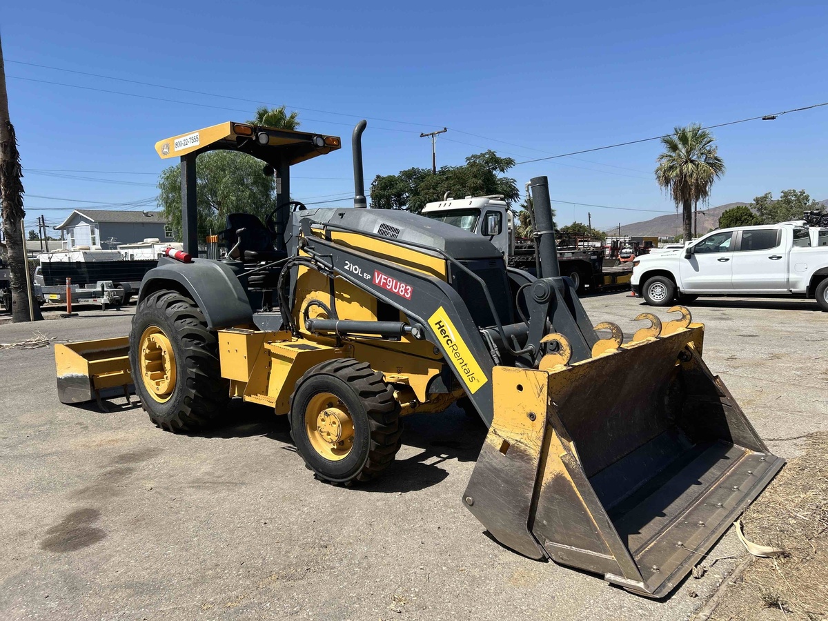 2018 John Deere 210LEP-3