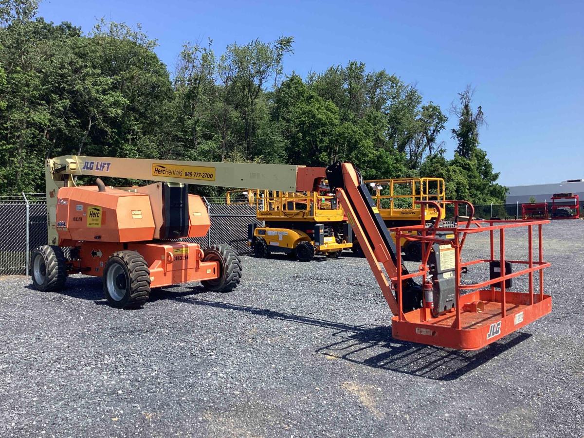 2016 JLG 800AJ-3