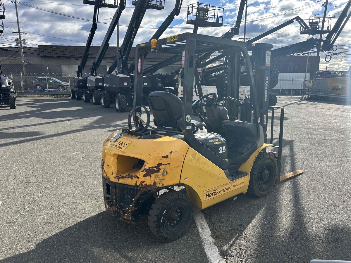 2021 Komatsu FG25T-16-3