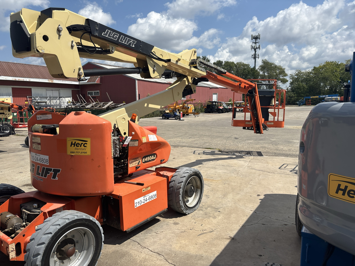 2018 JLG E450AJ-13