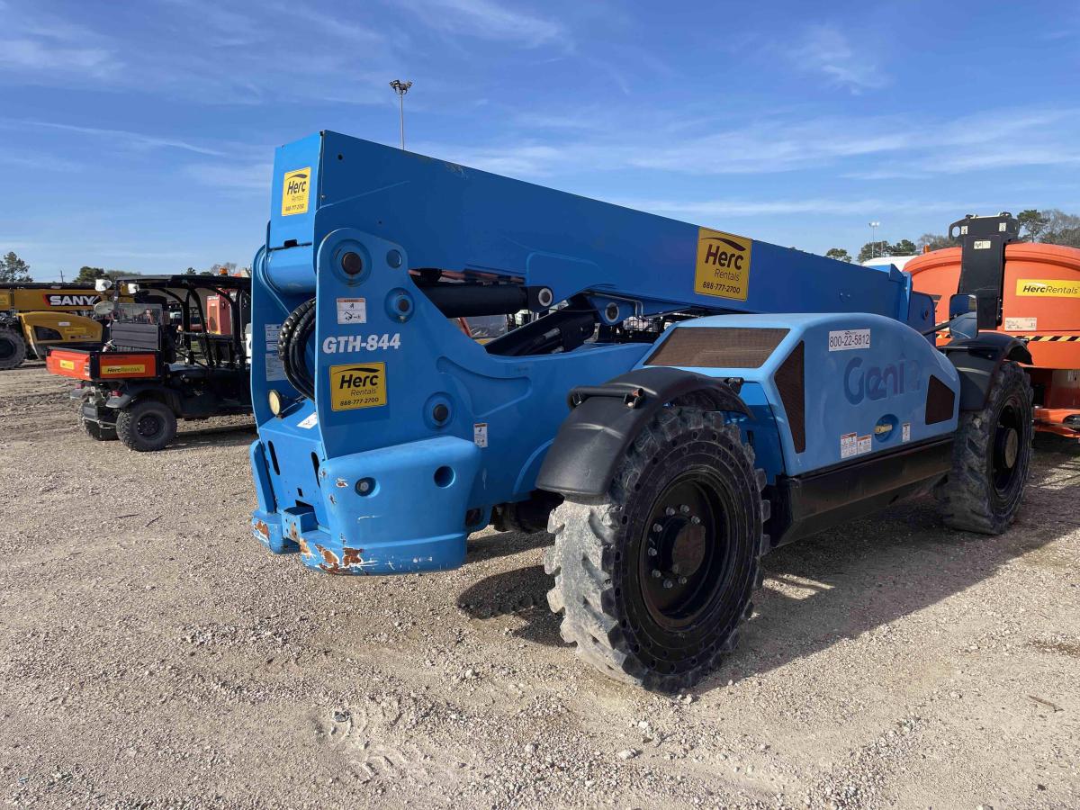 2018 Genie GTH 844