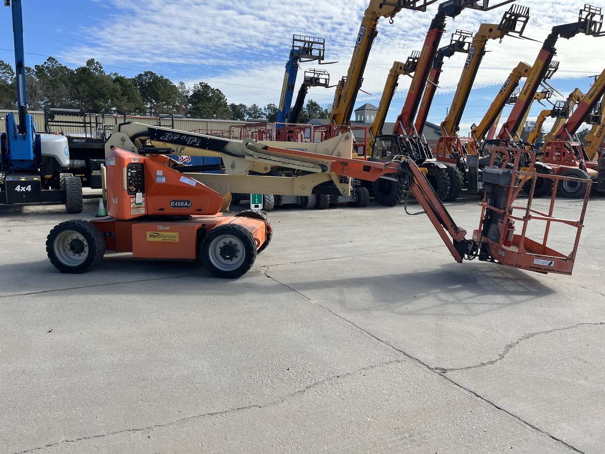 2016 JLG E450AJ-12