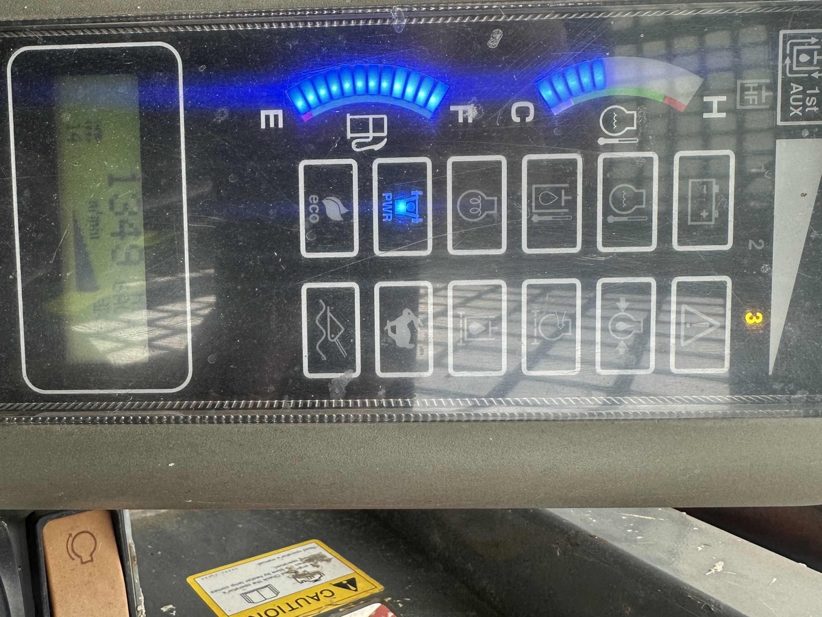 2020 Takeuchi TL8-9