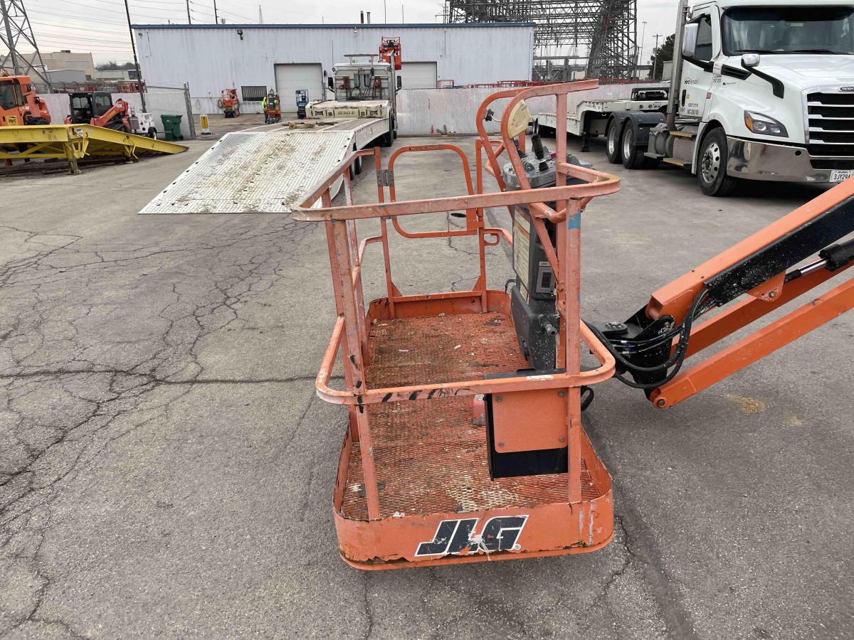2011 JLG 660SJ