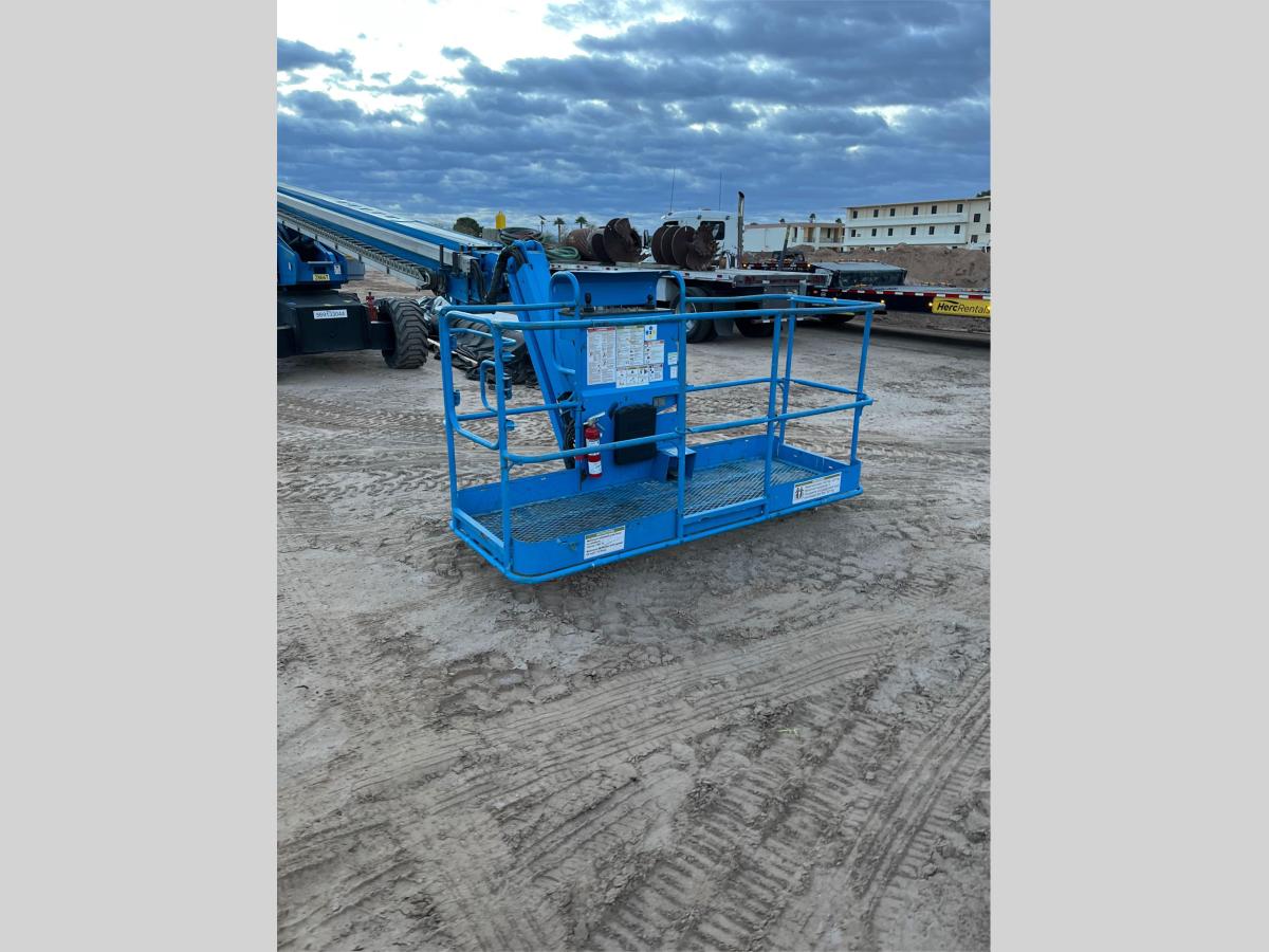 2015 Genie S-85