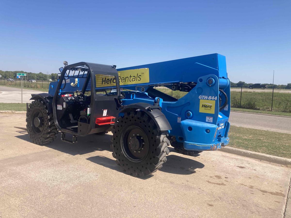 2018 Genie GTH 844
