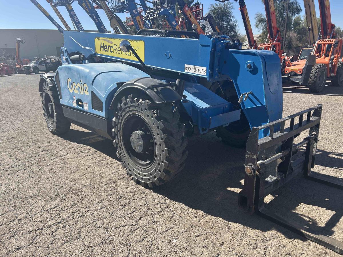 2017 Genie GTH 844