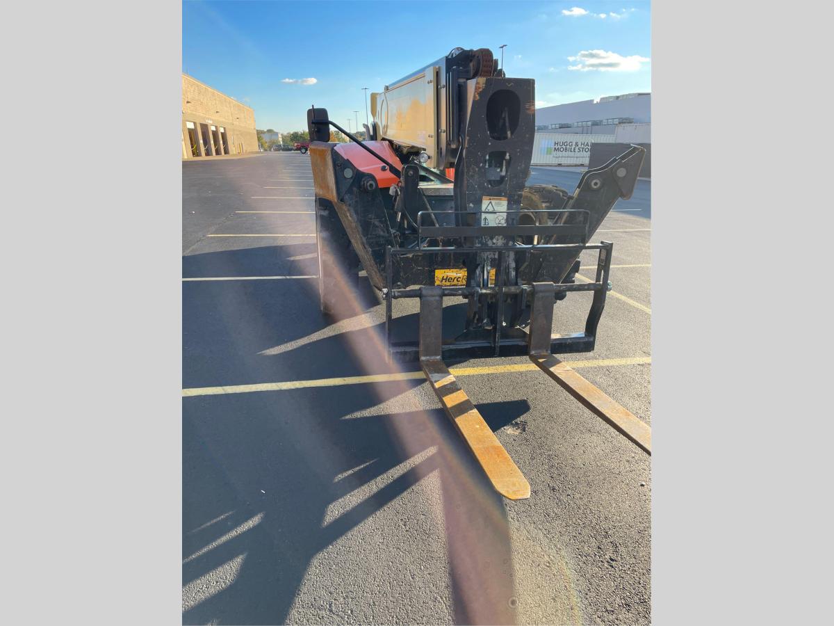 2019 JLG 1255