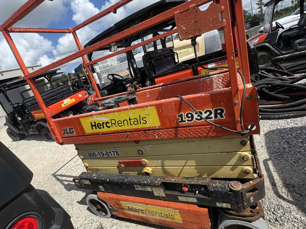 2018 JLG 1932R-4