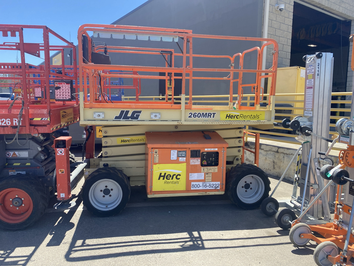 2017 JLG 260MRT
