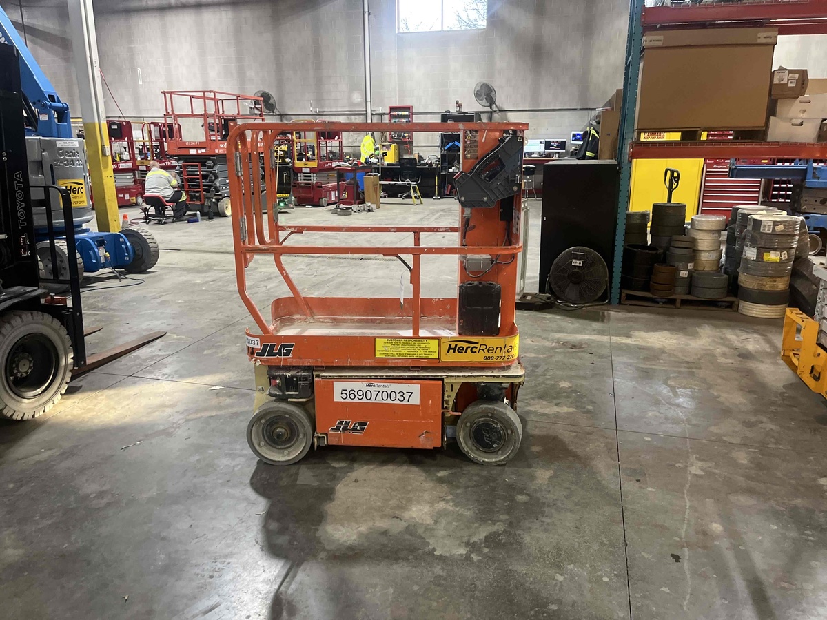 2016 JLG 1230ES