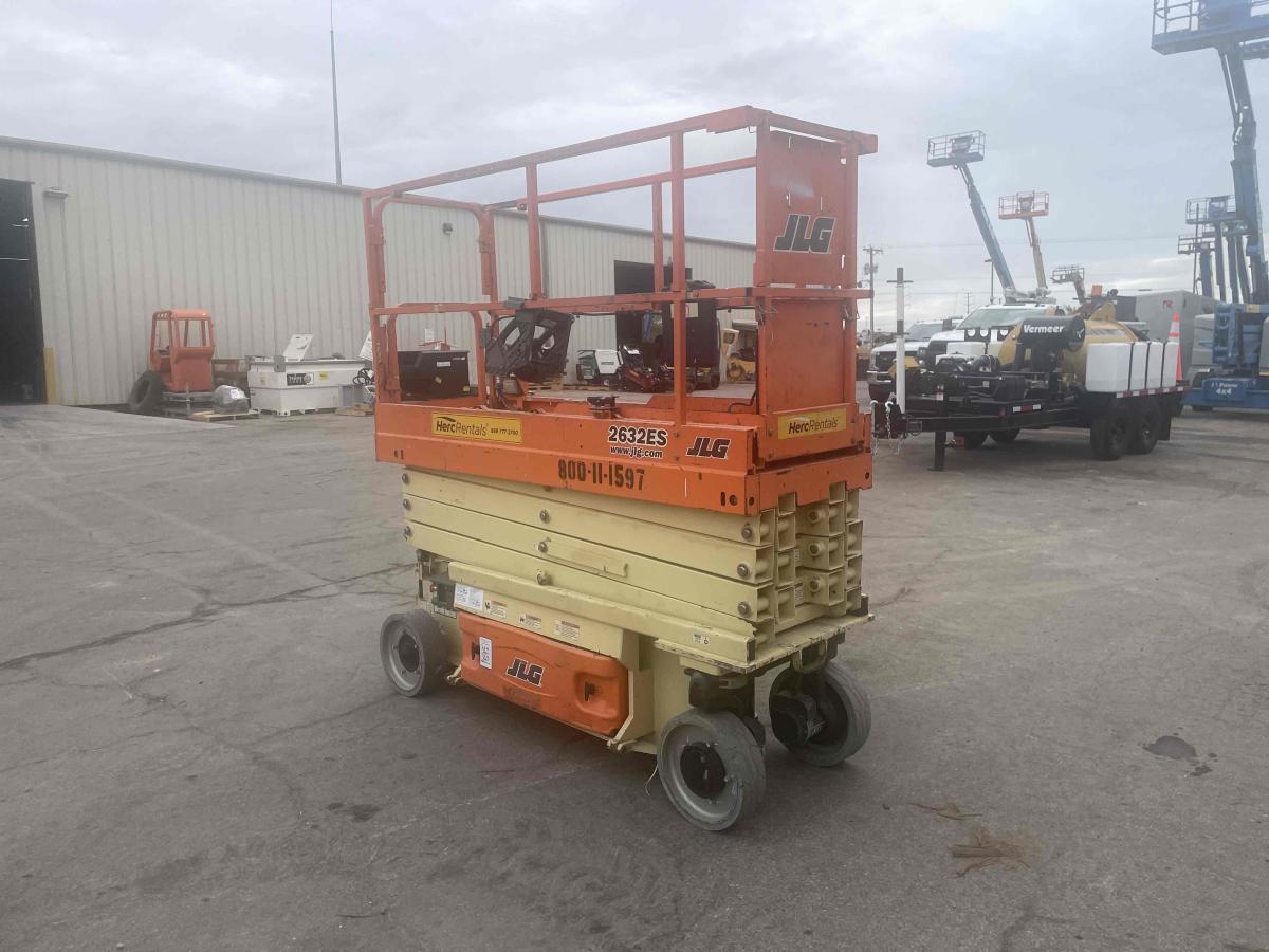 2016 JLG 2632ES