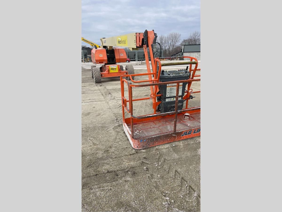 2017 JLG 860SJ