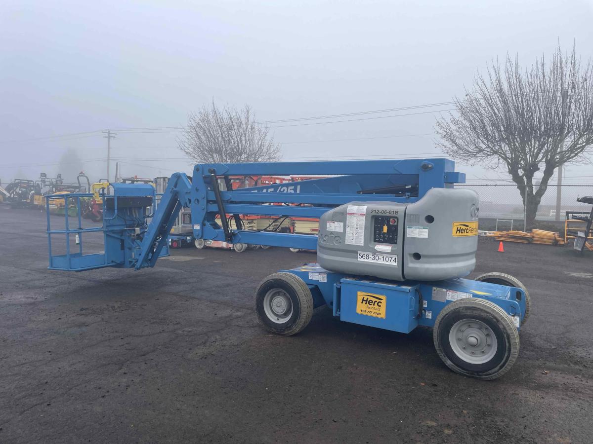 2017 Genie Z-45/25
