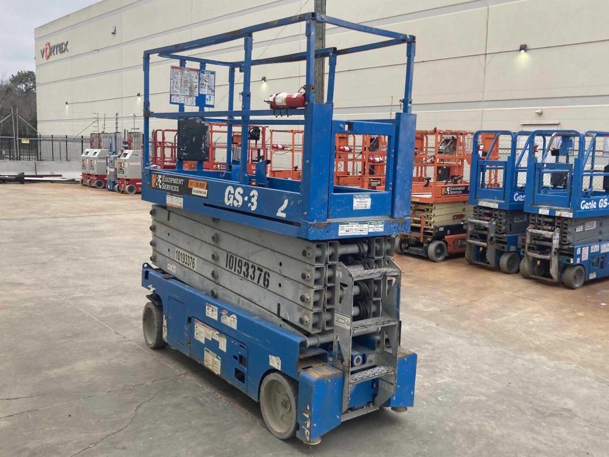 2016 Genie GS-3232