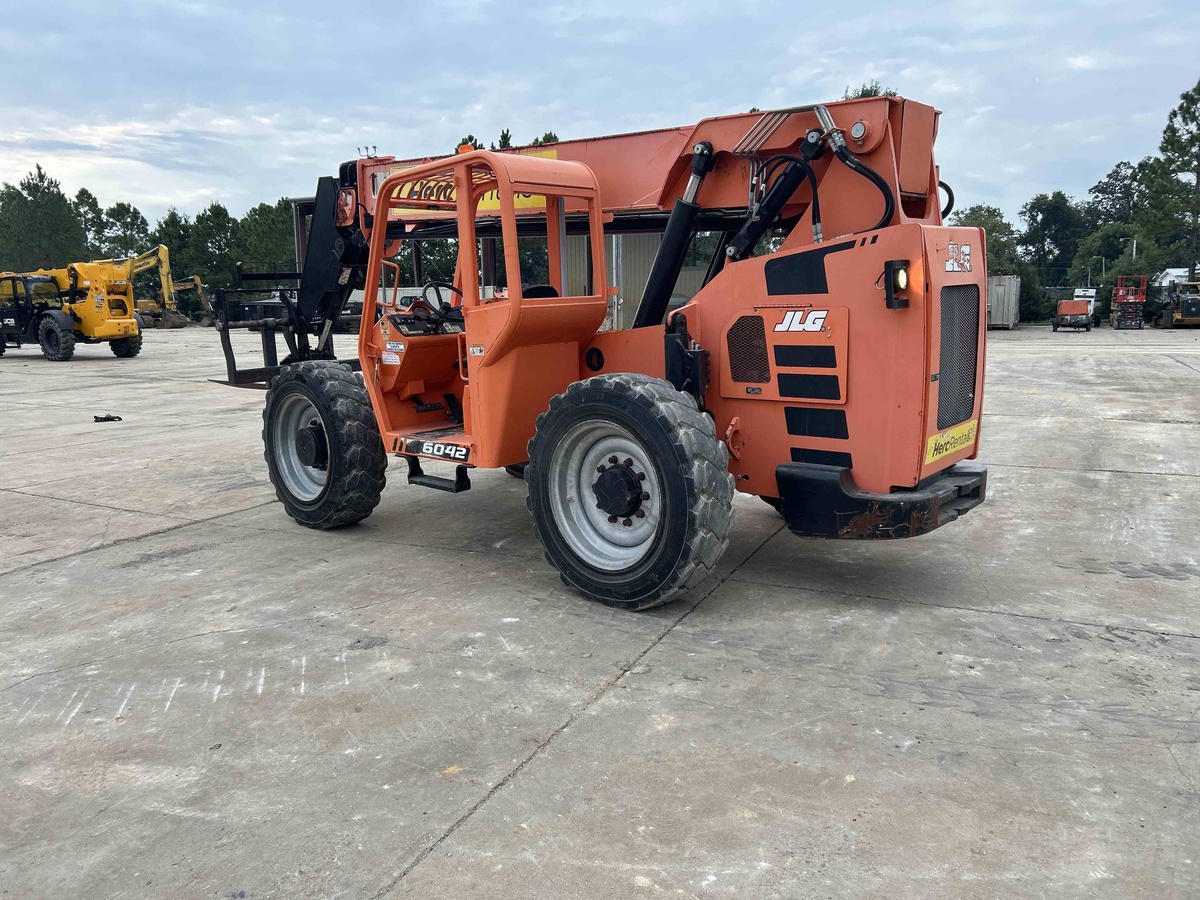 2016 SkyTrak 6042-5