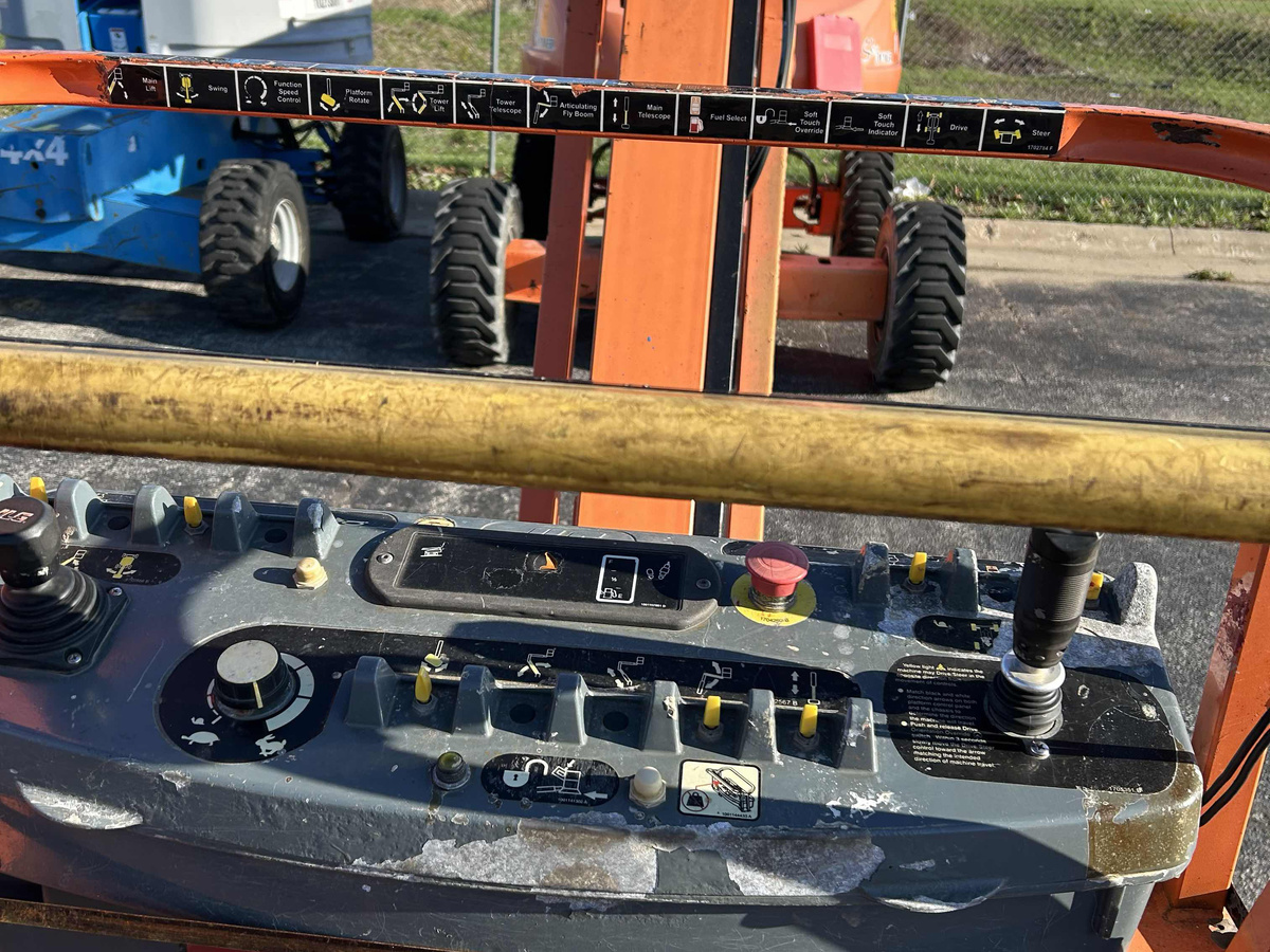 2011 JLG 460SJ-8