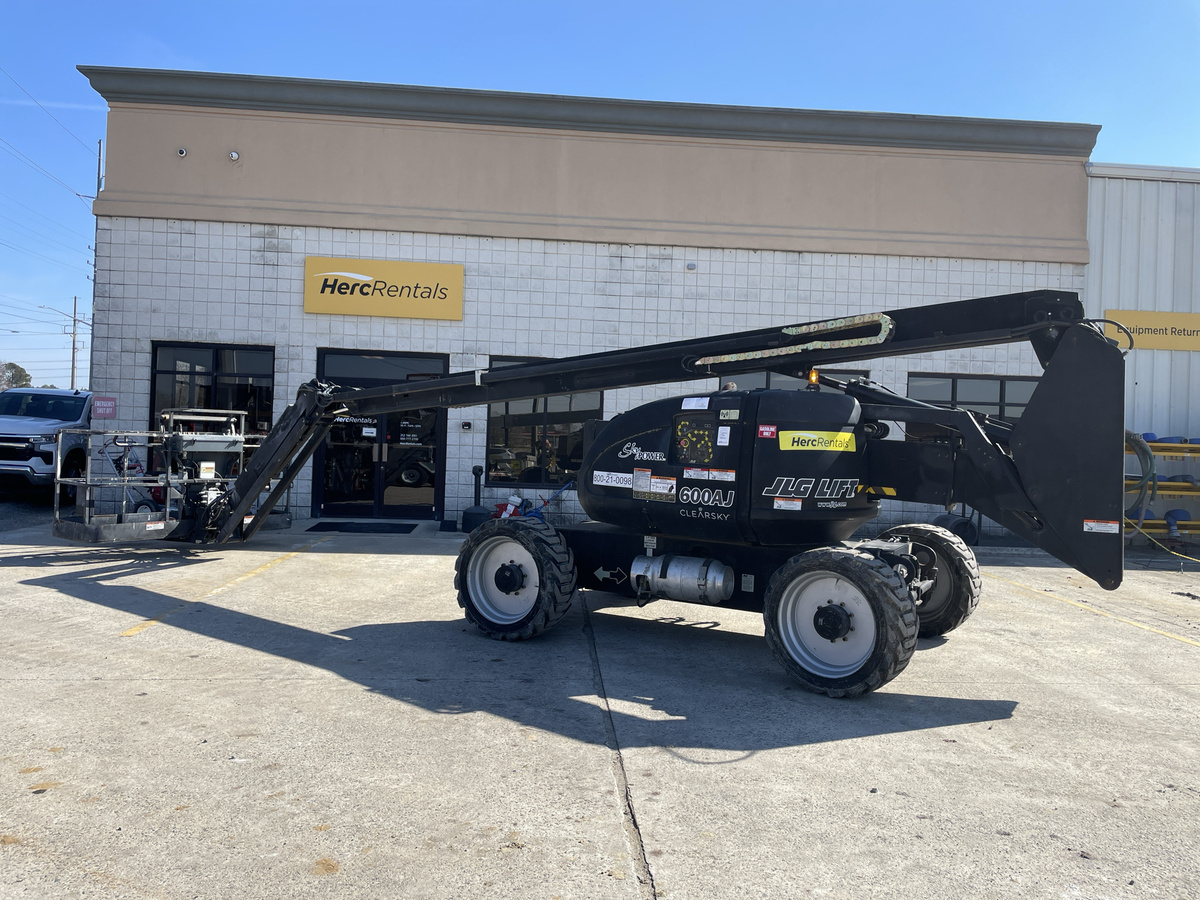 2018 JLG 600AJ