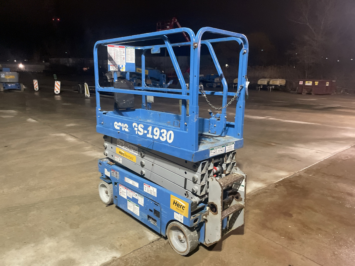 2018 Genie GS-1930