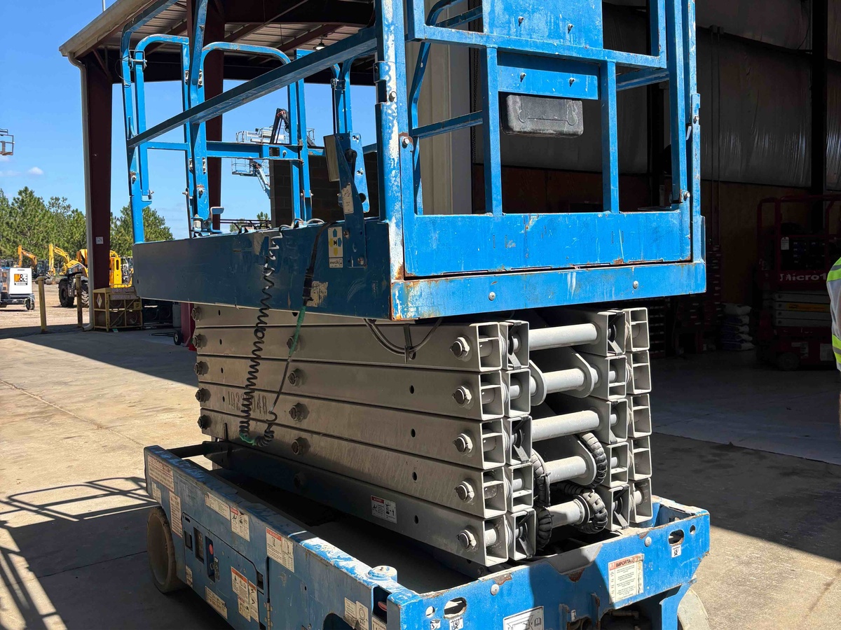 2017 Genie GS-4047-2
