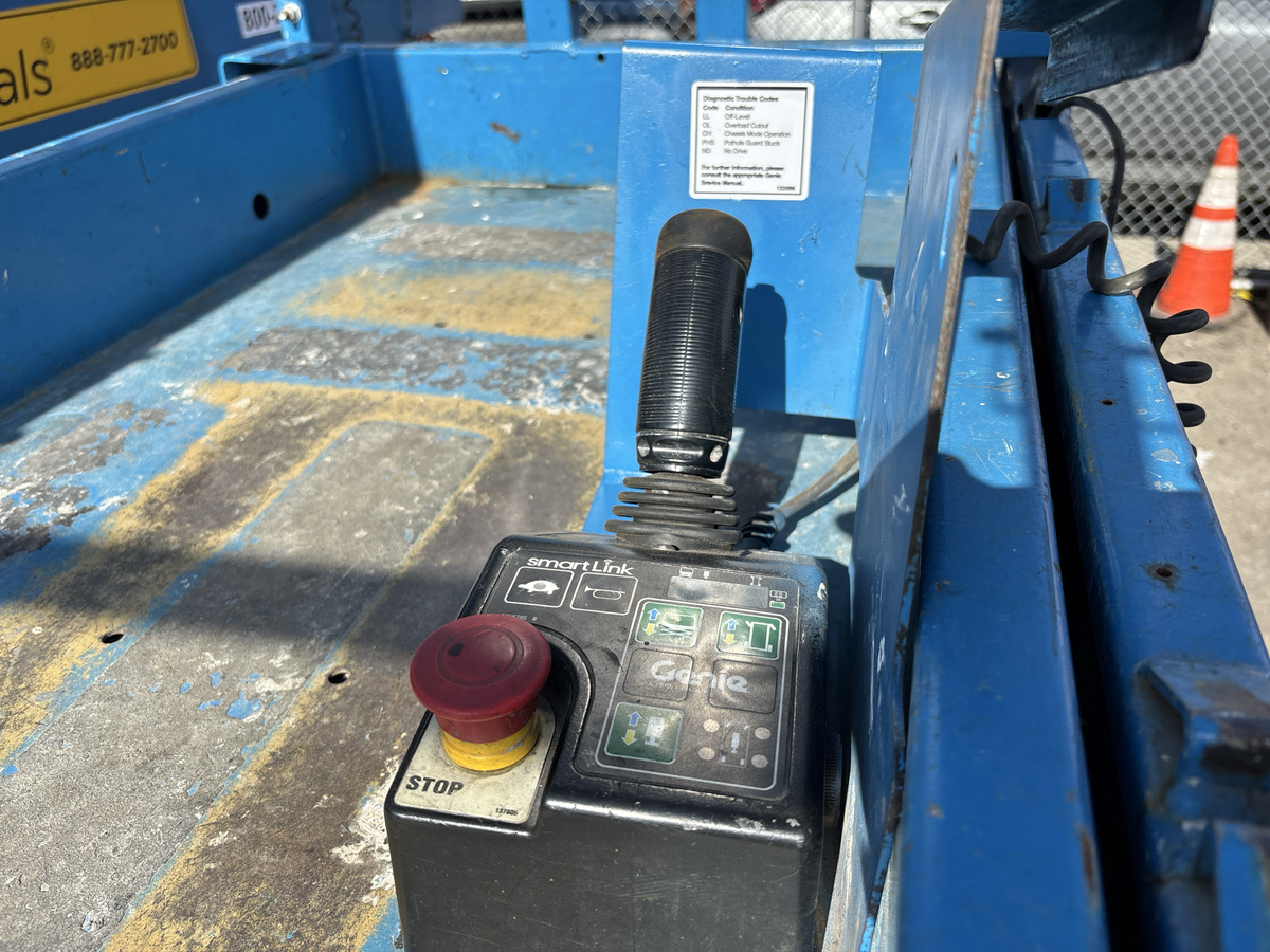 2017 Genie GS-3232-6