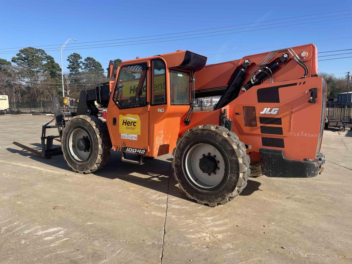 2018 SkyTrak 10042