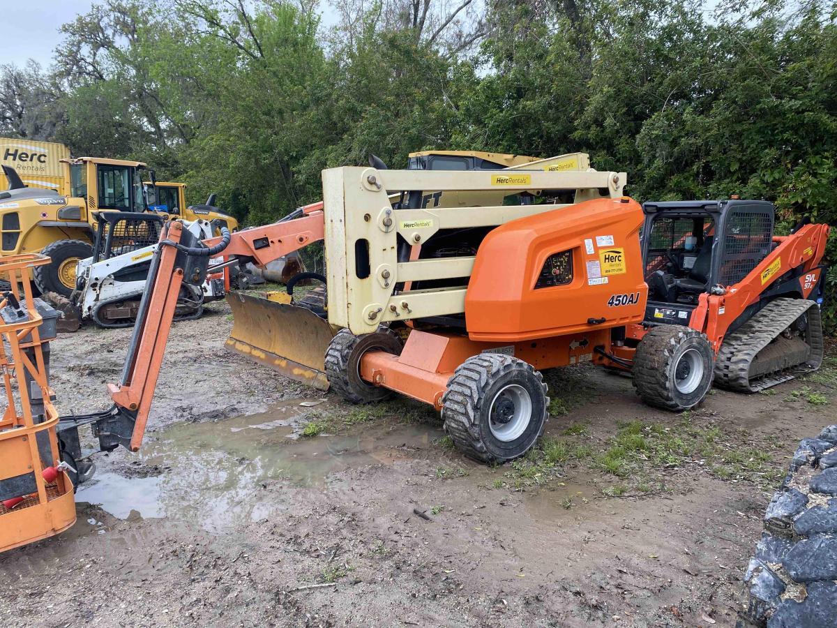 2017 JLG 450AJ-2