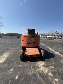 2015 JLG E400AJPN-5