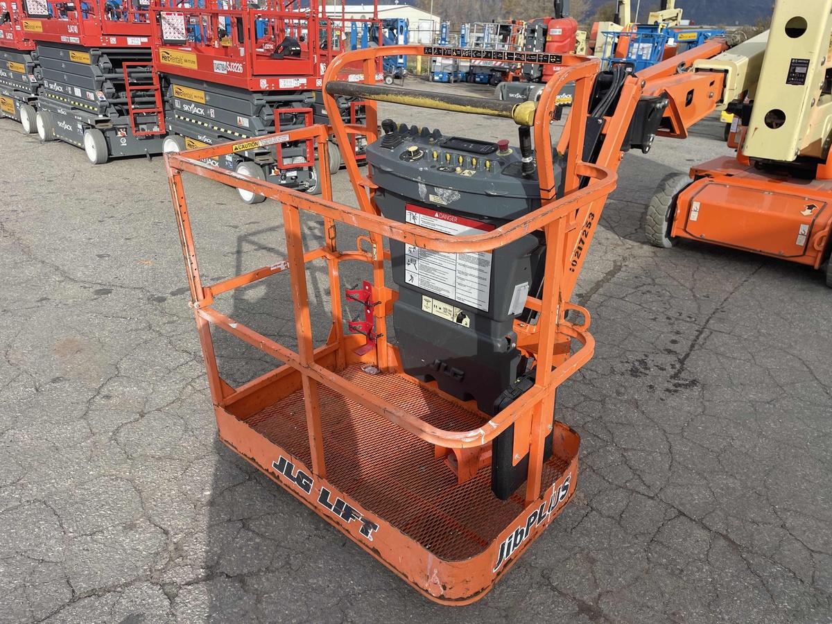 2017 JLG E400AJPN-3
