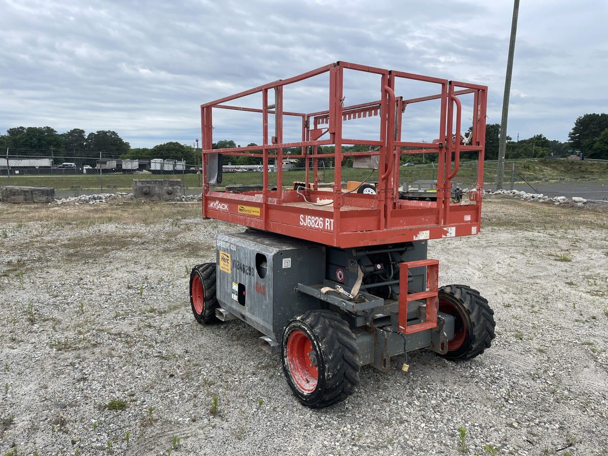 2018 Skyjack SJ-6826RT-4