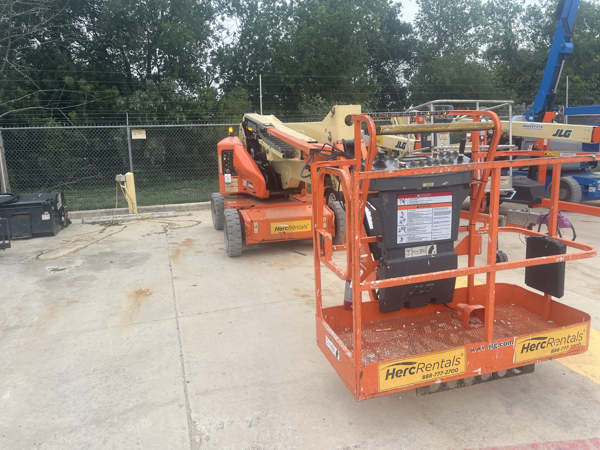 2018 JLG E450AJ-4