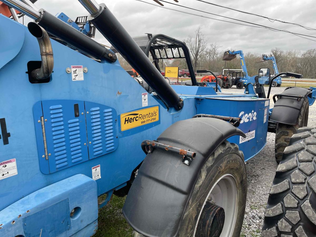 2017 Genie GTH-1056