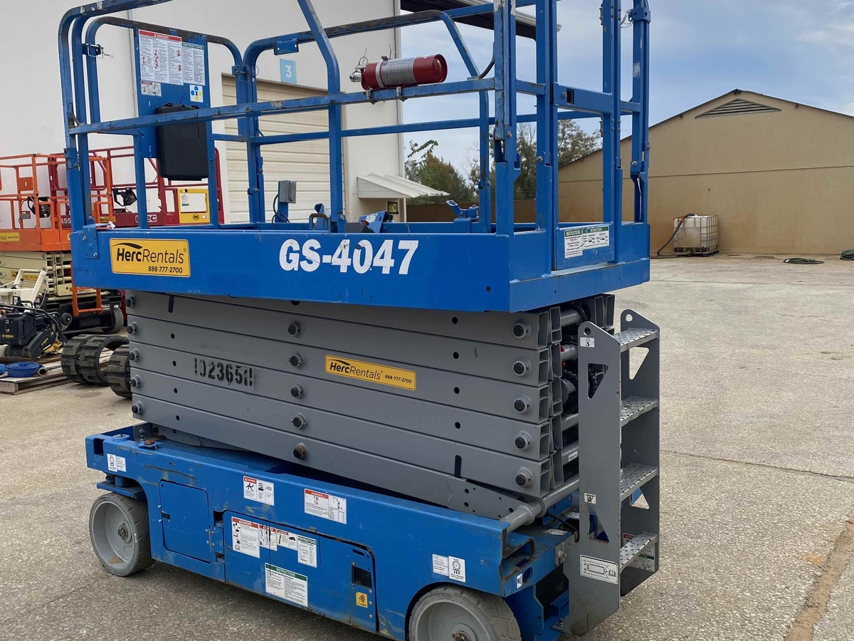 2018 Genie GS-4047