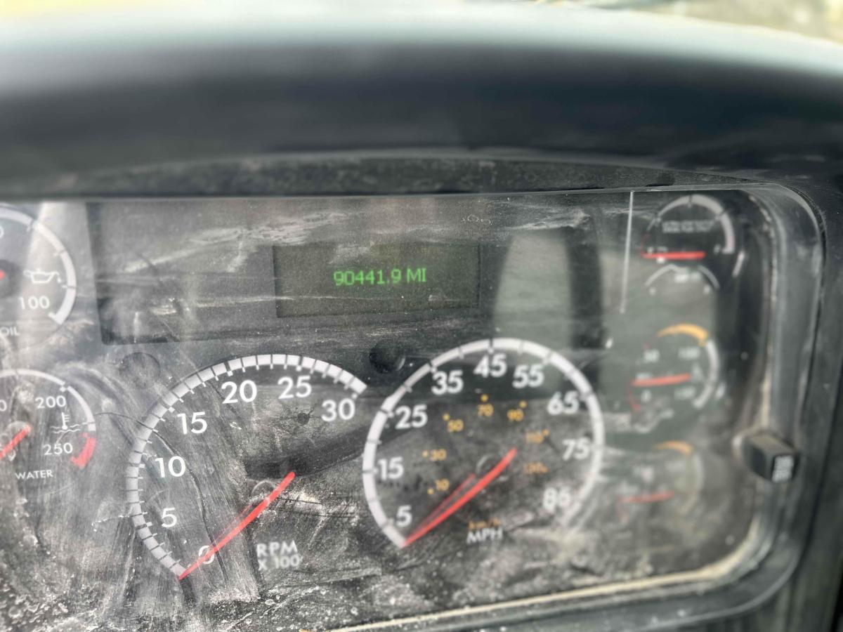2019 Freightliner M2106