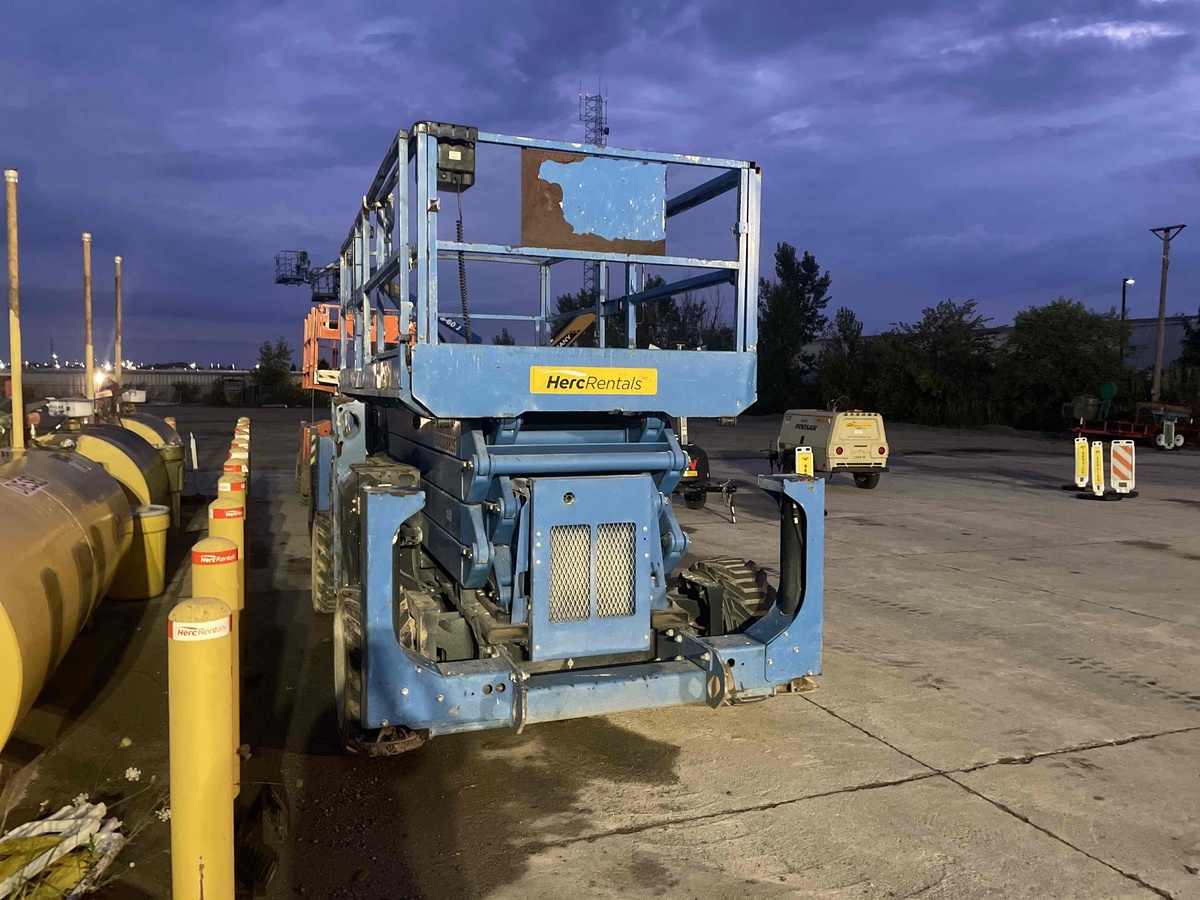 2018 Genie GS-4390 RT-2