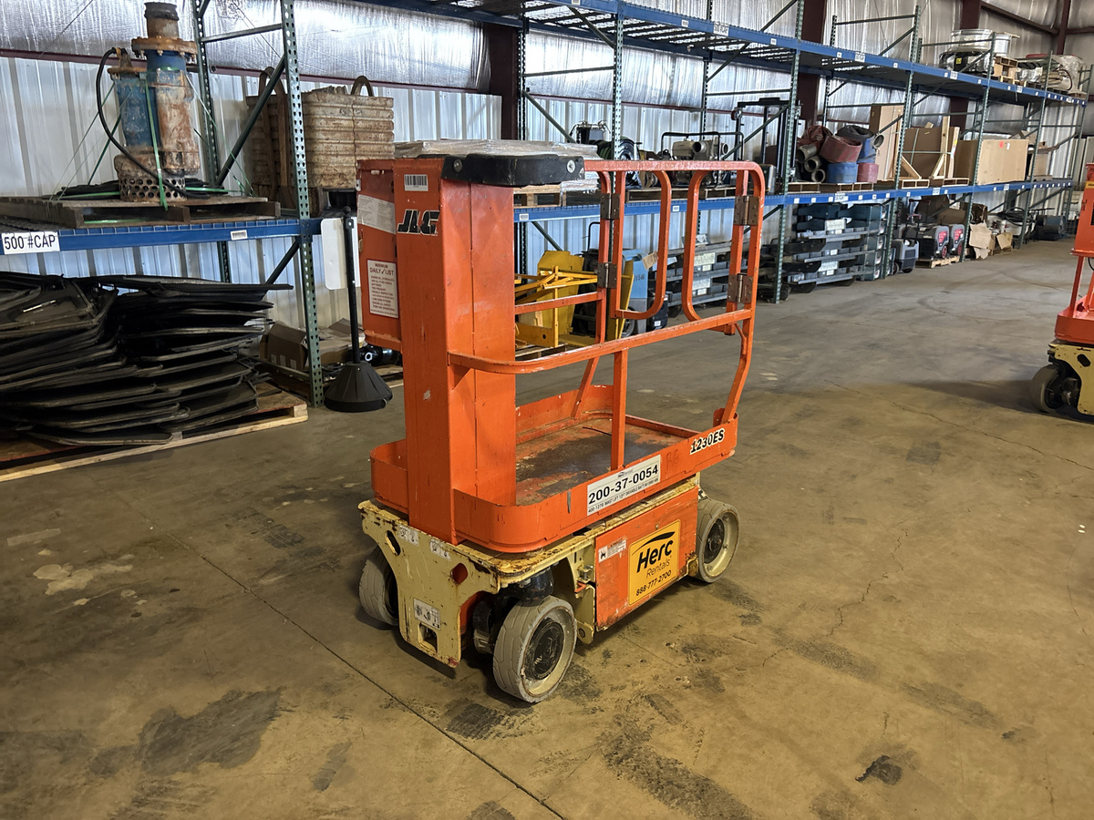 2017 JLG 1230ES