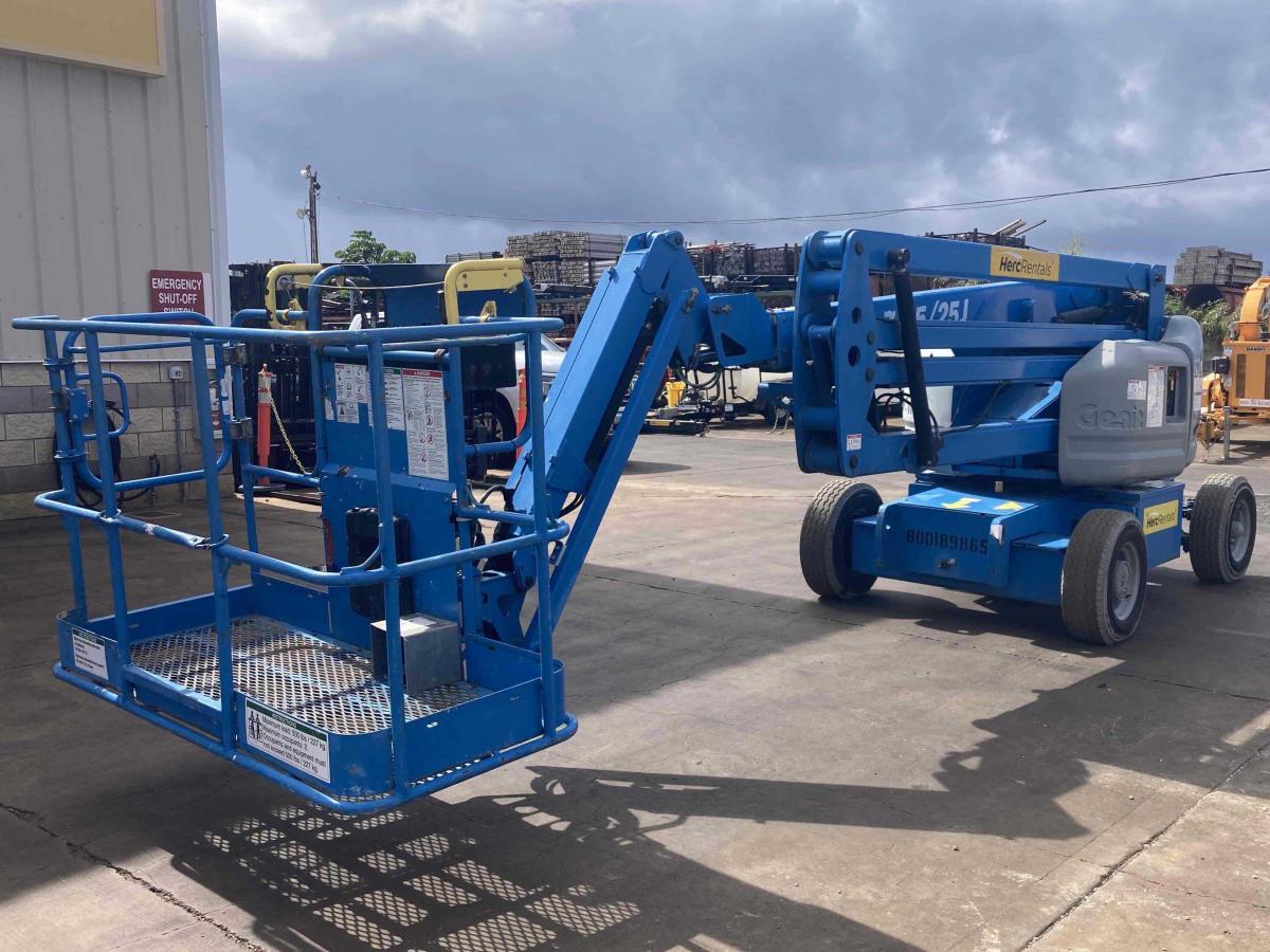 2017 Genie Z-45/25