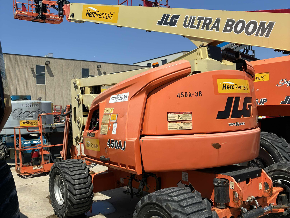2017 JLG 450AJ-5