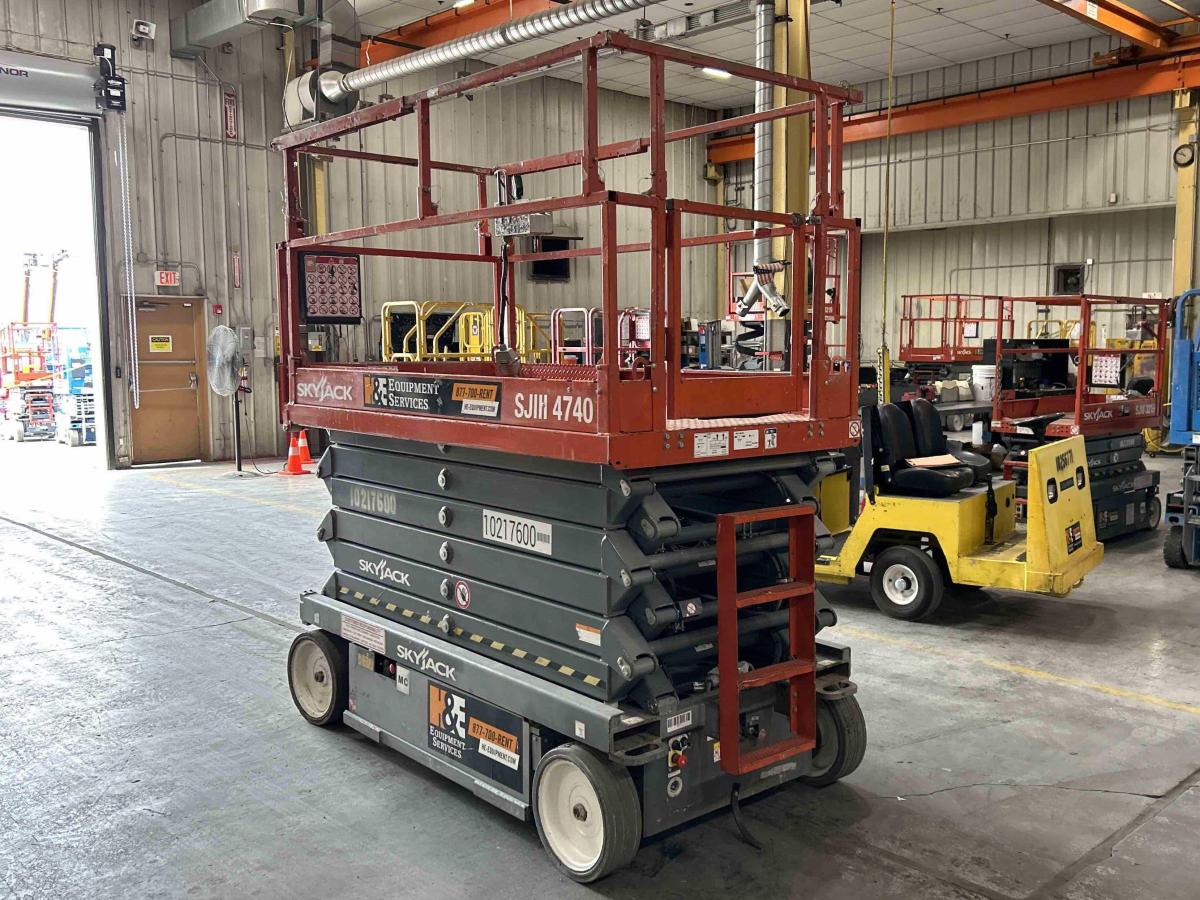 2017 Skyjack SJ4740