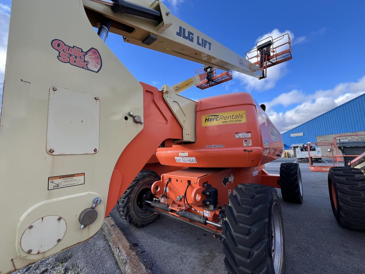2015 JLG 800AJ
