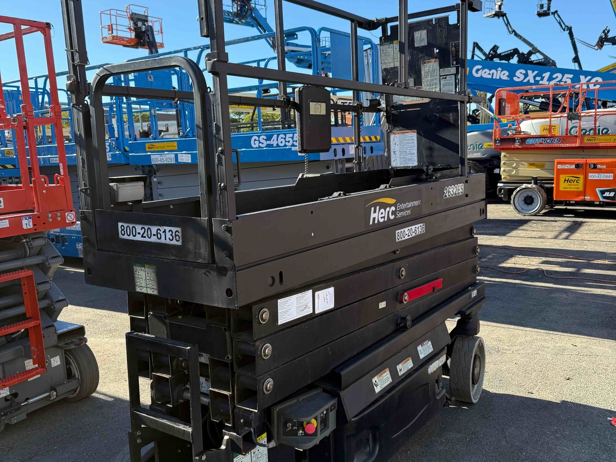 2018 JLG 2632ES-2