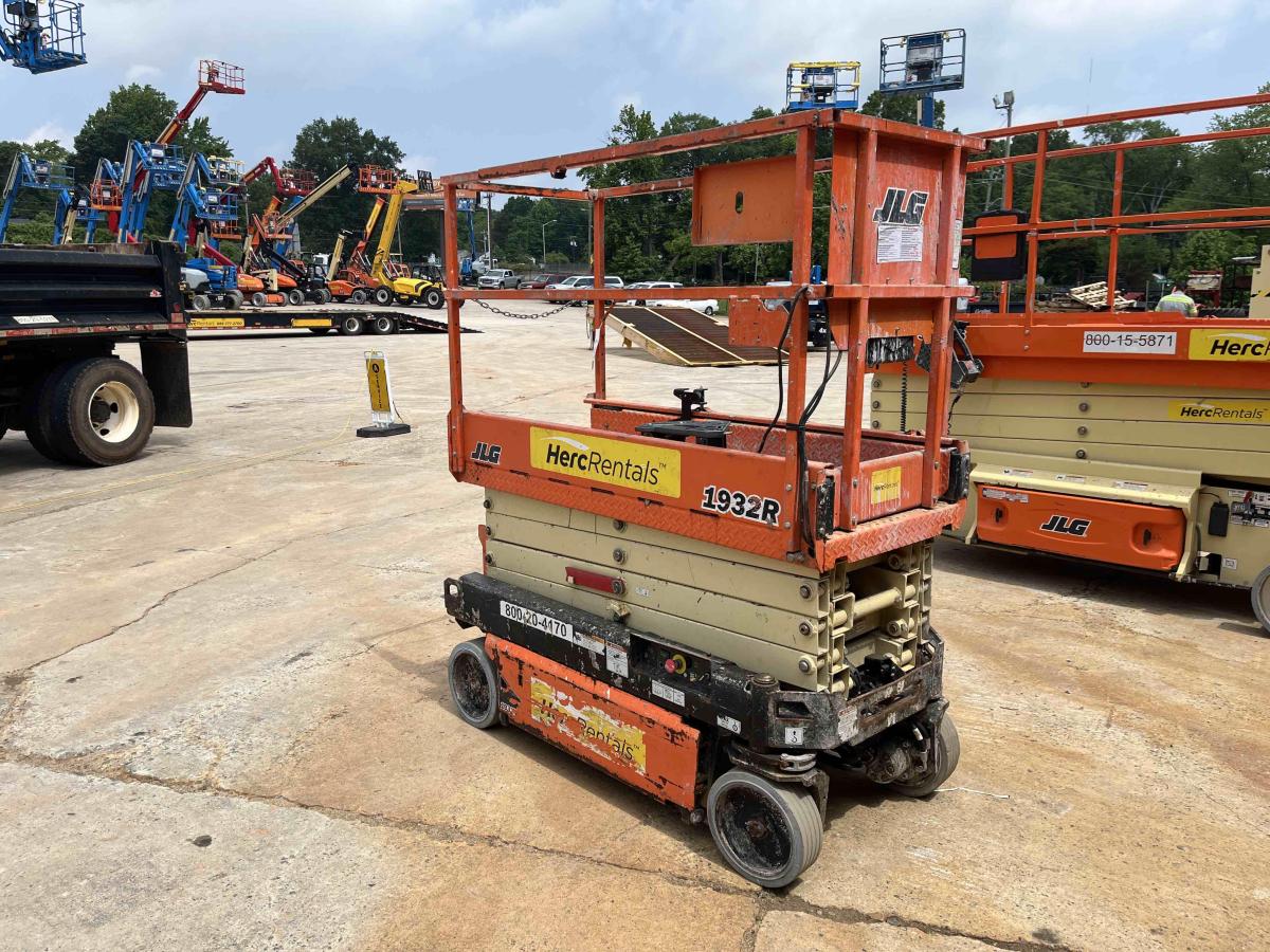 2018 JLG 1932R