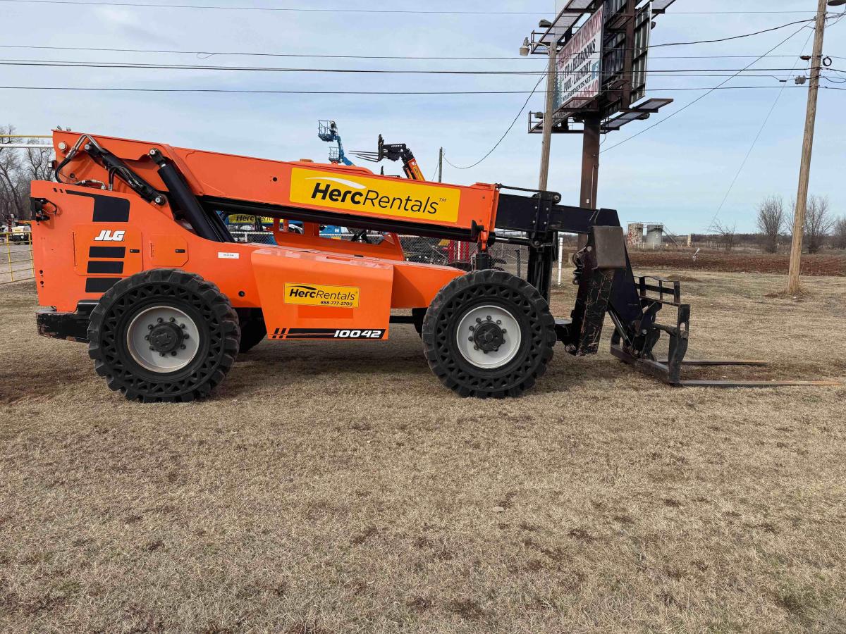 2019 SkyTrak 10042