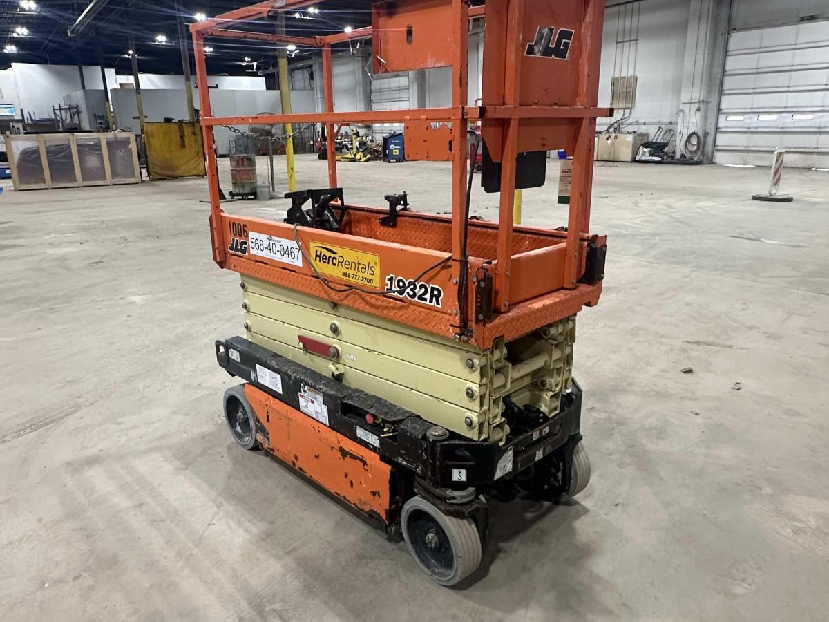 2018 JLG 1932R