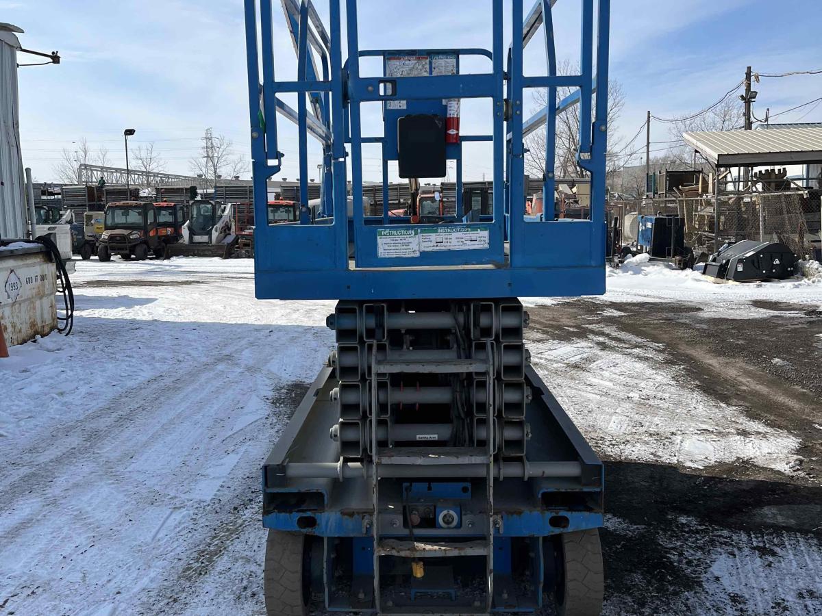 2018 Genie GS-3246