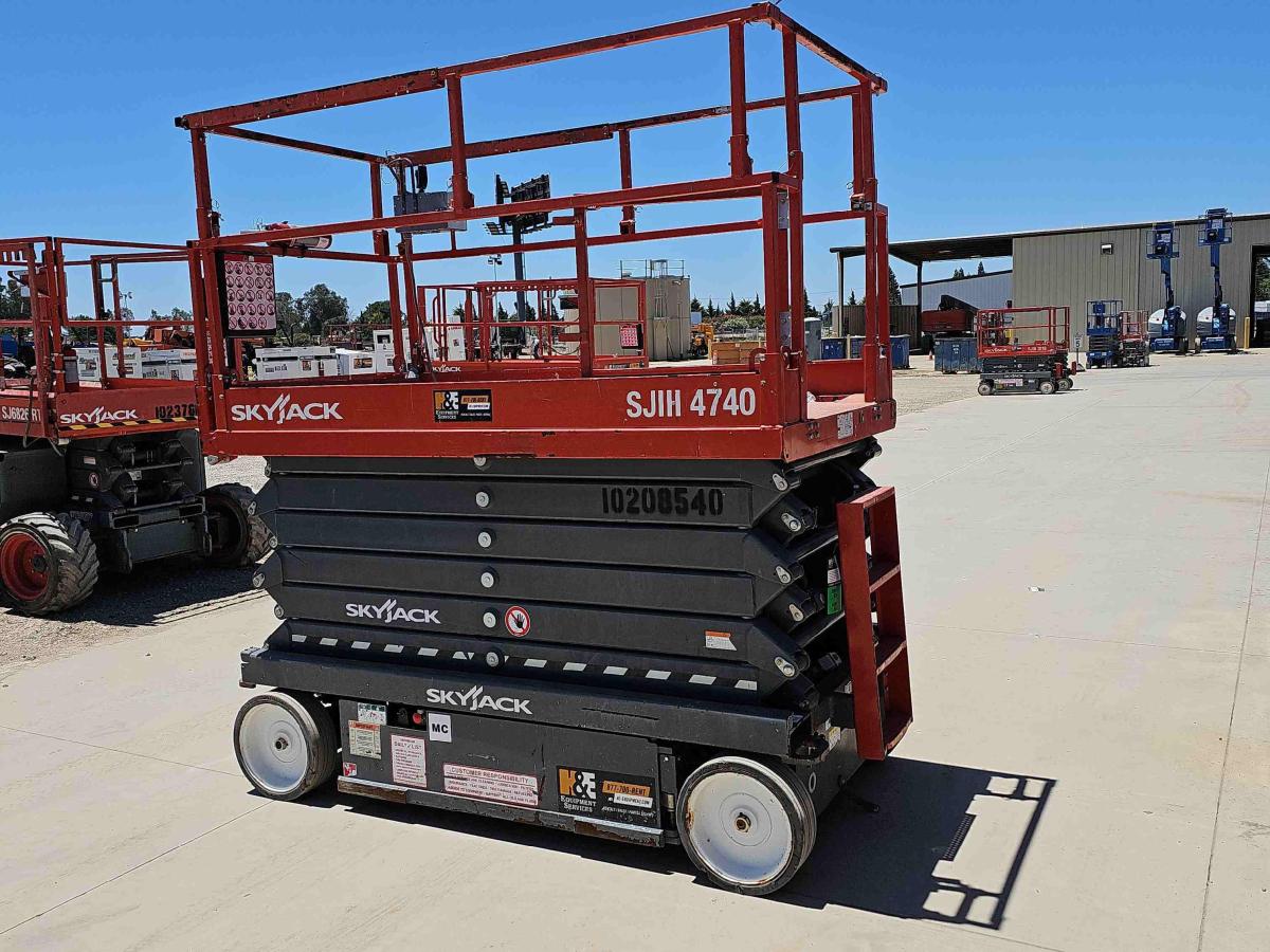2017 Skyjack SJ4740