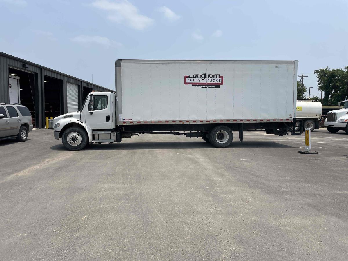 2020 Freightliner M2106